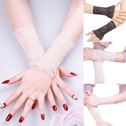 Knee Pads Retro Lace Arm Sleeve Cover Short Gloves Floral Figerless Driving Non-slip Thin Sun Protection Fishnet Sleeves