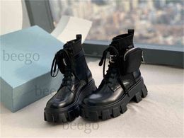 Rois Boots Nylon Boot Triangle Military Inspired Combat Bouch Attached Luxury Luxury with Box Women for Designers Ankle Martin e to