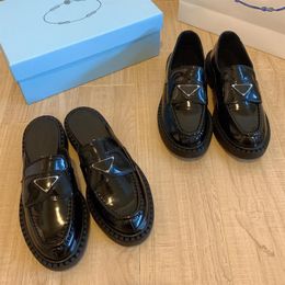 hotel animals NZ - Bottom Slipper Women Sneaker shoes Rubber Black Shiny Leather Designer Thick Pointed Head Shoes Sneakers Platform Chunky Loafers Round 291g