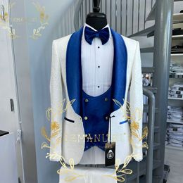 2023 Costume Homme Ivory Floral Groom Tuxedos Royal Blue Velvet Shawl Lapel Groomsmen Mens Wedding Prom Suits Jacket Pant Vest