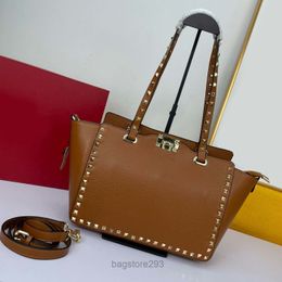 HighQuality Genuine Leather Shoulder bags Luxury Designers Handbag Women's Handbags Fashion Shopping Bag Women Large Space Tote Wallet Metal Rivet Decoration 2022