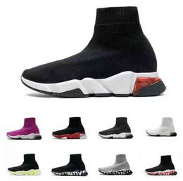 2022 High Quality 2.0 Classic Flat Sock Shoes Boots Casual Sneakers s Runners Triple Black Red white Fashion Men Women Sports