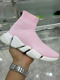 2022 Designer Sock Shoes for Women Boots of Men Pink Color Online Celebrity Shoes Celebrity High Tops Elastic New Color Women Shoe220m