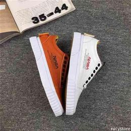 top NiFashion NASA x Old Skool Skateboarding Shoes TOP Designer White Brown New Released Upper Mens Women Casual Shoes318F