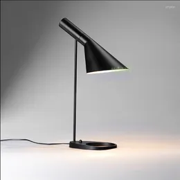 Table Lamps Nordic Metal Lamp High Quality Desktop Decoration LED Eye Protection Big Vision Desk Cafe Aisle Hall Reading Lights