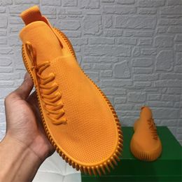 2022 Con sneakers firmate traspiranti Tessuto a rete Uomo piatto Comodo fondo morbido Piattaforma di movimento antiscivolo Scarpe da uomo di lusso Primavera Estate 35-46 scatola