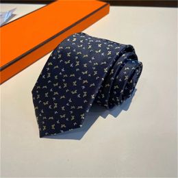 2022 Mens Women Designer Ties Fashion Neck Tie Men Ladies With Pattern Letters Neckwear Fur Solid Colour Neckties 881