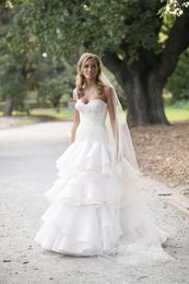 Overskirts Wedding Dresses Strapless Lace Applique Chapel Train Ruffles Tiered Skirt Church Bridal Gown
