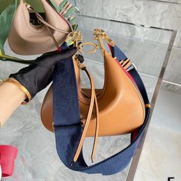 Luxury Designer Women Shoulder Bags 2022 New Modern Trendy Attache Handbag Vintage Leather Messenger Bag p93325215
