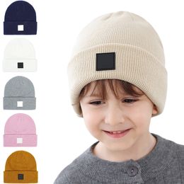 18 Colours Infant Knitted Hats Super Cute Acrylic Beanies For Child Pure Colour Boys Girls Winter Caps Smile Face Baby Skull Caps 0-2Y 2-6Y