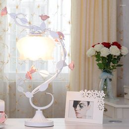 Table Lamps Nordic Creative Iron Art LED Lamp Modern Novelty Design Light Home Decoration For Bedroom Study Cafe Living Room