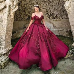 2022 Dark Red Quinceanera Dresses Sparkly Sequined Lace Ball Gown Spaghetti Straps Off Shoulder Crystal Beads Corset Back Satin Sw274D