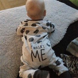 Rompers Spring Autumn Baby Boys Girls Romper Clothes for borns Longsleeved Polka Dot infant Jumpsuit Clothing 220916