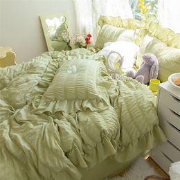 Bedding sets Luxury Super Soft Seersucker Fabric Princess Ruffle Set Queen King Size Quilt Duvet Cover And Pillowcases Double Bed 220919