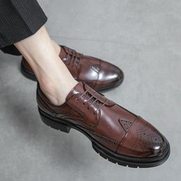 Hollow Brogues PU Thick-Soled Men Solid Colour Simple And Versatile Lace-Up Pointed Casual Leather Shoes Ad166