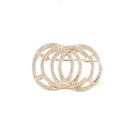 Luxury Women Designer Brand C Letter Brooches 18K Gold Plated Inlay Crystal Rhinestone Jewellery Brooch Letters Pearl Pin Marry Christmas Party Gifts Accessorie