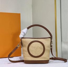 Luxury Bucket Bag Summer Beach Handle Bag Genuine Leather Knitted Raffia Spring Womens Designer Weaving Shoulder Bags Purse Wallet