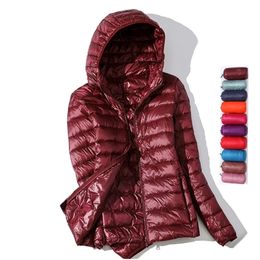 Jaqueta Ultra Light da Women Down Parkas Basic Jackets de inverno Mulheres femininas Casacos com capuz de veludo Autumn fomens Outwear 220919