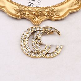 Luxury Women Men Designer Brand Letter Brooches 18K Gold Plated Inlay Crystal Rhinestone Jewelry Brooch Letters Pearl Pin Marry Christmas Party Gifts Accessorie