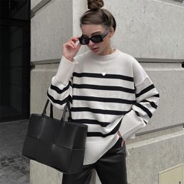 Women's Sweaters Ladies Autumn Winter Striped Knitted Loose Sweater Women Pullover Tops Long Sleeve O Neck Casual Streetwear Women Sweater Female 220920