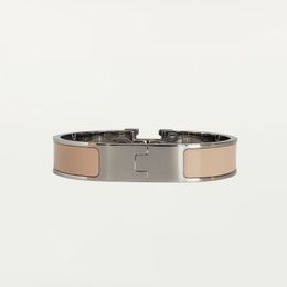 Designerarmring Män Kvinnor Silverbrev Armband Lyxiga Designer Smycken Färgsäkert Hypoallergen