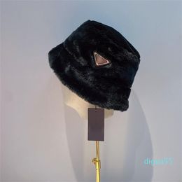 Ball Caps Fashion men designer bucket hat holiday traveling faux fur mens