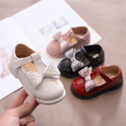 Sneakers Toddlers Girls Leather Shoes for Birthday Party Wedding Kids Flats School with Crystal Bow knot T strap Princess 220920