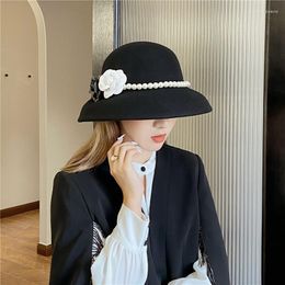 Wide Brim Hats 202211-shi Autumn Winter Wool Big Pearl Chain Black White Camellia Hepburn Style Ldady Bucket Cap Women Leisure Hat