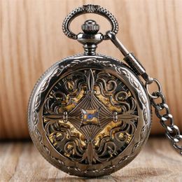 Pocket Watches Vintage Elegant Black Hollow Pattern Automatic Mechanical Watch Golden Skeleton Roman Numerals Self Winding Pendant Clock