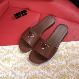 Designer Leather Slippers Non Slip Home Bedroom Shoes Fashion House Scuffs Comfy Open Toe Indoor Outdoor Beach Shoes Moccasins