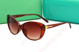 Vintage Cat Eye Sunglasses Women Retro Brand Cateye Shades Sun Glasses Gradient Mirror Plastic Frame Designer Oculos De Sol Lunette Soleil Femme 8889