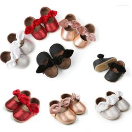 First Walkers Brand Fashion Causal Toddler Born Baby Girls Boys Crib Shoes 0-18M PU Leather Solid Bow Hook Soft