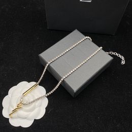 2022 New Women Pendant Necklaces Designer Jewellery Womens Necklace Accessories S Letters Chain Outdoor Neck Chains Diamonds Golden D229211F