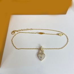 Designer Gold Necklace For Women Luxurys Designers Pearl Letters Pendant Necklaces Fashion Jewellery