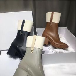 Stivali da donna Betty PVC Inverno caldo Piattaforma Beeled in gomma Stivali da pioggia alti fino al ginocchio Scarpe da pioggia impermeabili nere Scarpe da pioggia all'aperto Primavera Autunno Tacchi alti