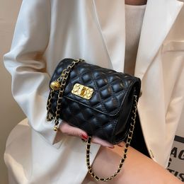 Shoulder Bags LNV Women's Bag Female Winter Chain Retro Small Crossbody Quilted Handbags And Purses