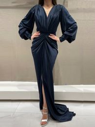 Simple Dark Navy Prom Dresses Split Front Long Sleeves V-Neck Satin Formal Evening Gowns Pleats Sheath Special Occasion Dress