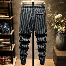 Pantaloni da uomo da uomo 2022 primavera ed estate a righe casual slim fit pantaloni piccoli stagione moda marchio britannico