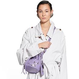 Le Cagole Xs Bucket Bag Light Purple Arena Leather Crossbody Motocycle Purse Women Retro Large Capacity Lady Tote Cosmetic Bags Designer Shoulder