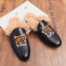 Men Drag Shoes Half Fashion Winter Plus Fluffy PU Metal Buckle Embroidery Slip on Baotou Open Heel Comfortable Casual Da