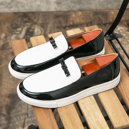 Men Fashion Loafers Shoes Moccasin Colour Matching Bright PU Round Toe Flat Heel Thick Bottom Business Casual Wedding Par