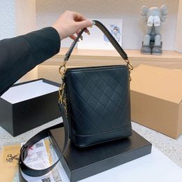 suitcase crossbody bag UK - French Women Mini Luxury Designer Tote Bag Matelasse Chain Leather Quilted Vertical Casual Crossbody Bag Simple Large Capacity Handbag Card Holder Suitcase Wallet