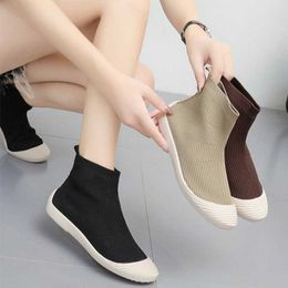 Boots Women's Summer Thick-Soled Height Increasing Sock Designer Sports Shoes Casual Flat Breathable Non-slip Sneakers 2022 Y2209