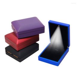 Jewelry Pouches Premuim Pendant Necklace LED Light Gift Box Case Display Wedding Supply T84A