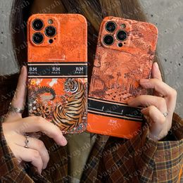 Luxury Retro Carriage Design Phone Cases for iPhone 15 14 13pro 14pro 14plus 12pro 11 Pro Max X Xs Xr Soft IMD TPU Case Fashion Tiger Print Cover