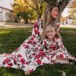 Family Matching Outfits Long Sleeved Mommy And Me Printing Kids Dresses For Girls Clothes Look Mother Daughter Dress 220924