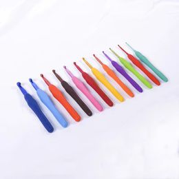 Hook Needles Silicone Handle Crochet Weaving Needle 12 Pieces Set