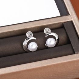 2022 New Moon Pearl Earrings Stud Niche Design Fashion Temperament All-Match Women's Fresh And Romantic Jewellery Accessories