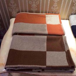 -2021 Nouvelle lettre Imprimer cachemire cachet écharpe en laine molle châle portable Porable canapé-lit en toison en tricot-tricot-serviette Brown BL238