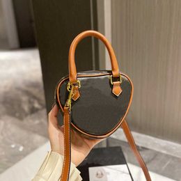 Ce Shoulder Designer Bags Love Leather Handbag Ladies Fashion Messenger Wallet Mini Retro Tote Bag 4 Colours 220915